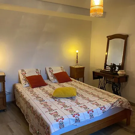 לינה וארוחת בוקר Bois Joli